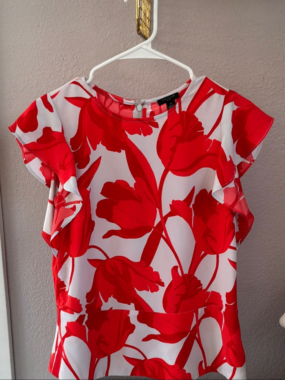 Ann Taylor Red and White Floral Ruffle Sleeve Blouse